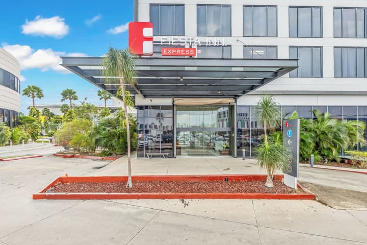 Fiesta Inn Express Cancún Cumbres