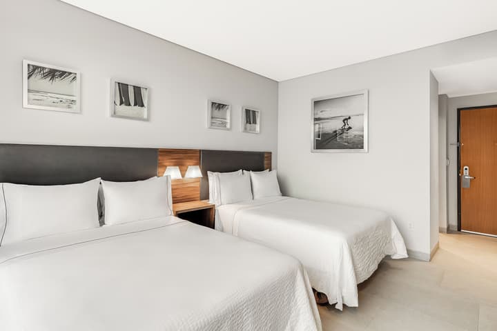 Fiesta Inn Express Cancún Cumbres