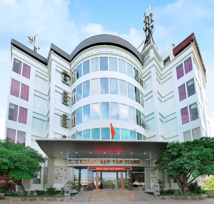Van Giang Hotel