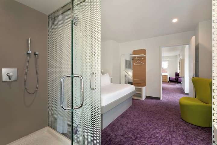 YOTEL Boston, Select by Hilton