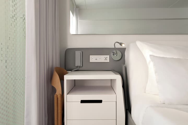 YOTEL Boston, Select by Hilton