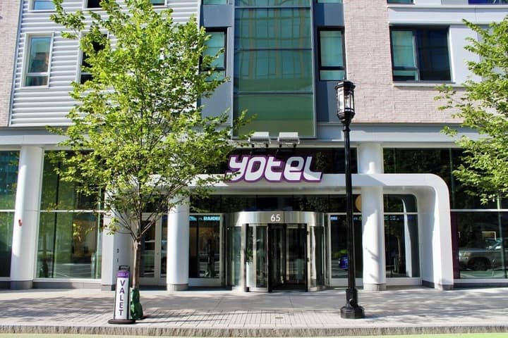 YOTEL Boston, Select by Hilton