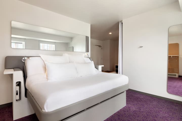 YOTEL Boston, Select by Hilton