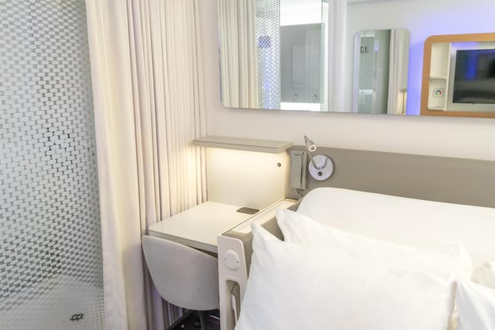 YOTEL Boston, Select by Hilton