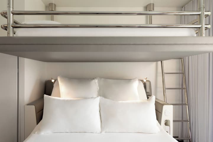 YOTEL Boston, Select by Hilton