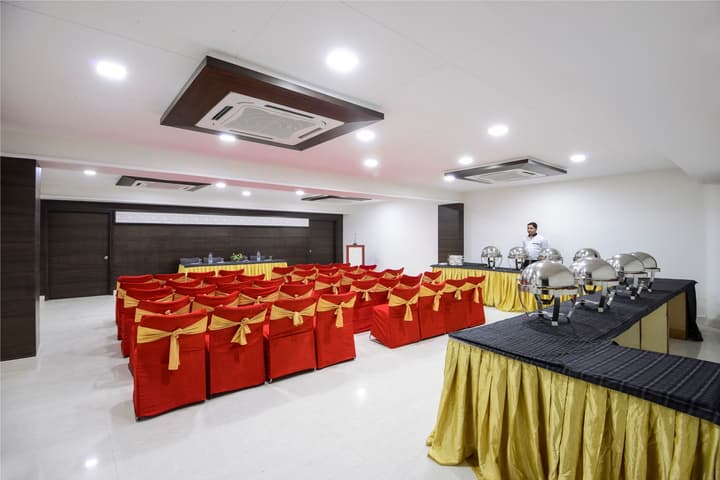 Hotel Ashish Palace