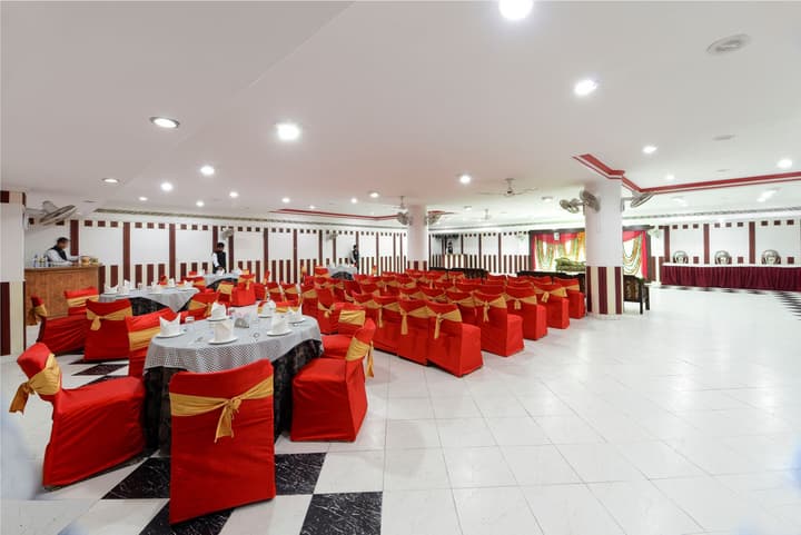 Hotel Ashish Palace