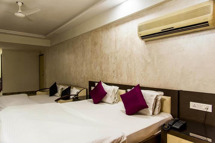 Hotel Ashish Palace