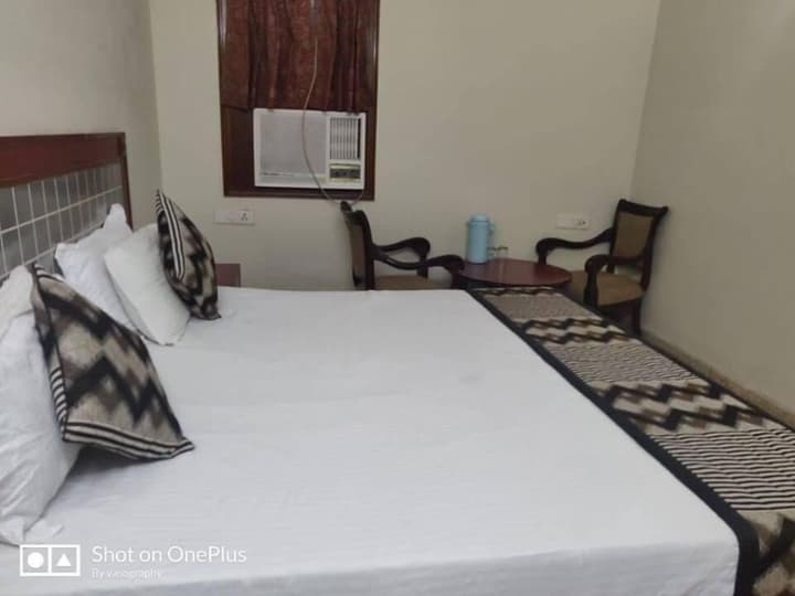 Hotel Ashish Palace