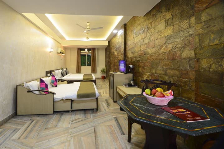 Hotel Ashish Palace
