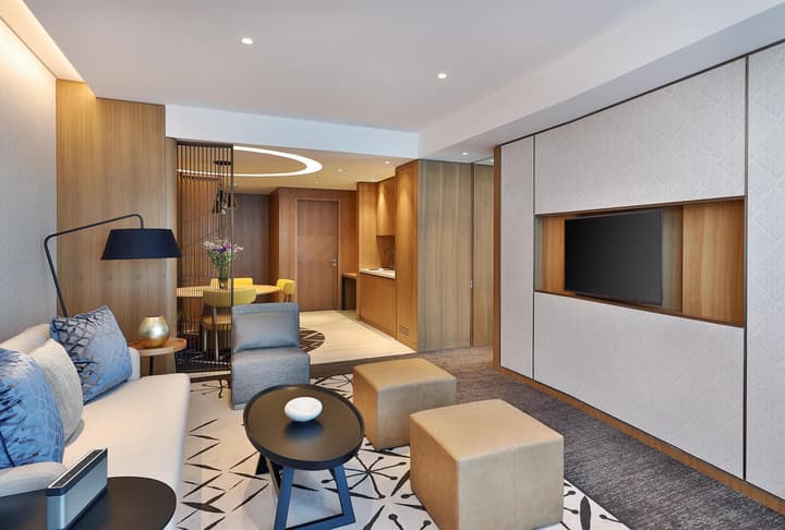 DoubleTree by Hilton Dubai - Business Bay