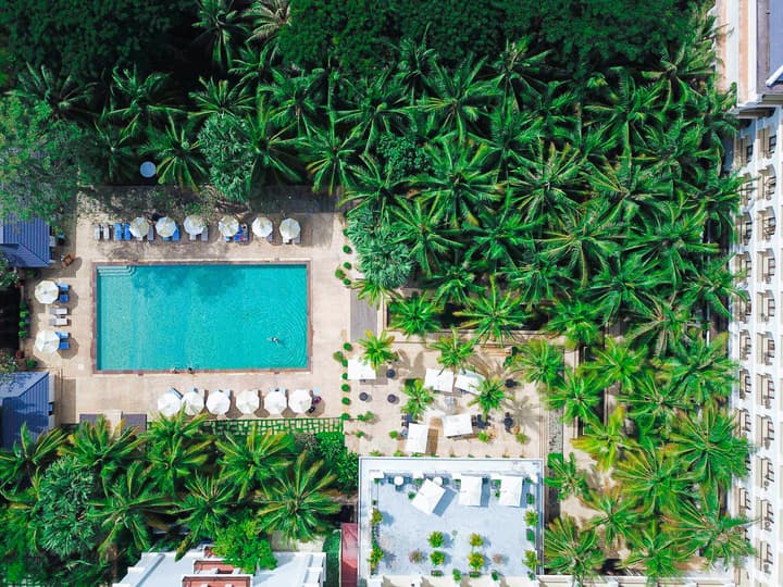Lotus Blanc Hotel
