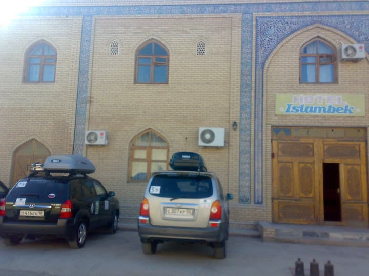 Islambek Hotel & Travel