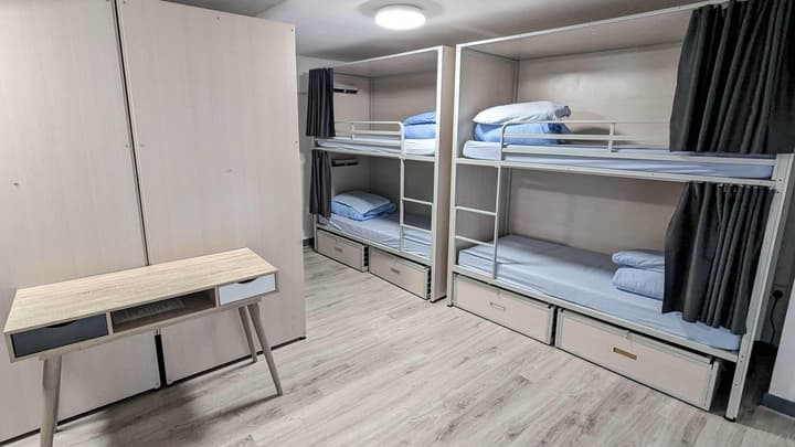 International Inn - Hostel