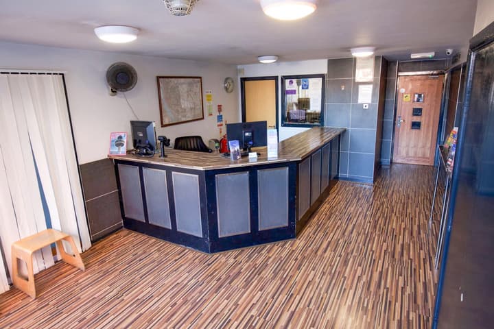 International Inn - Hostel