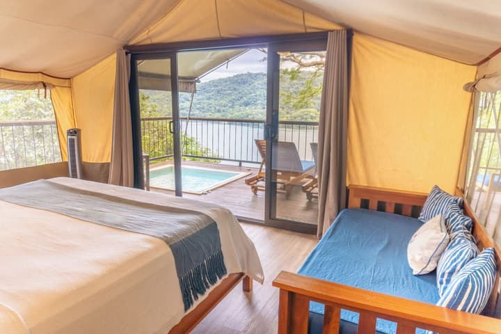 Isla Chiquita Glamping Hotel