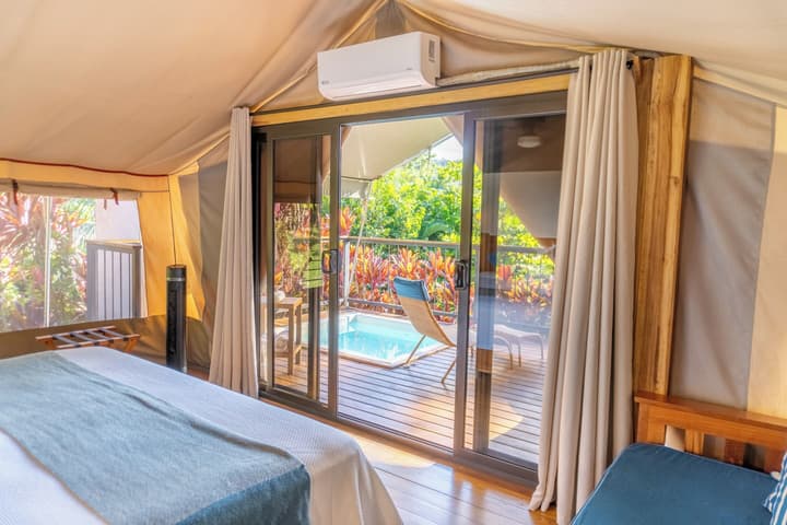 Isla Chiquita Glamping Hotel