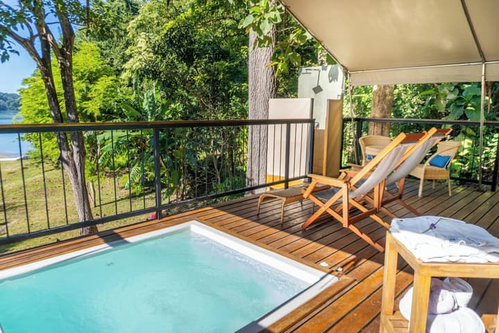Isla Chiquita Glamping Hotel
