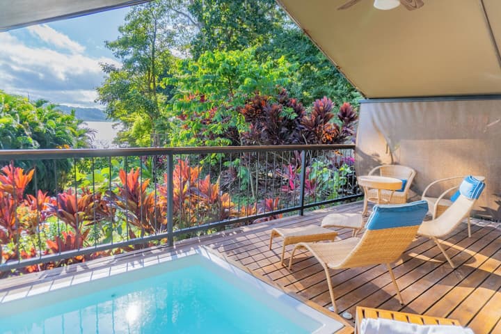 Isla Chiquita Glamping Hotel
