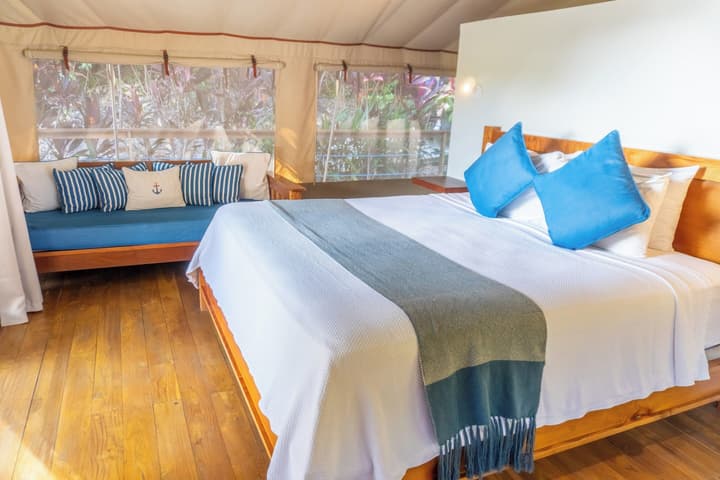 Isla Chiquita Glamping Hotel