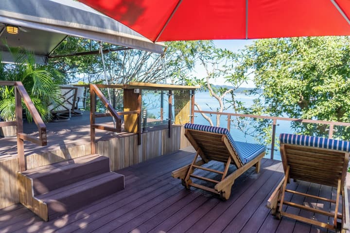 Isla Chiquita Glamping Hotel