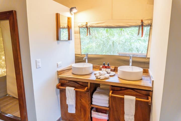 Isla Chiquita Glamping Hotel