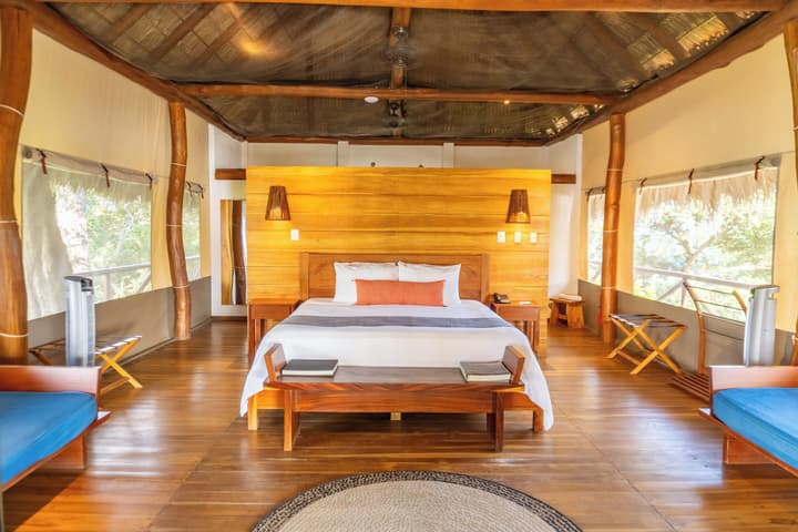 Isla Chiquita Glamping Hotel