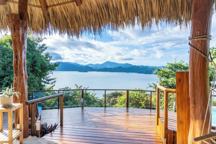 Isla Chiquita Glamping Hotel