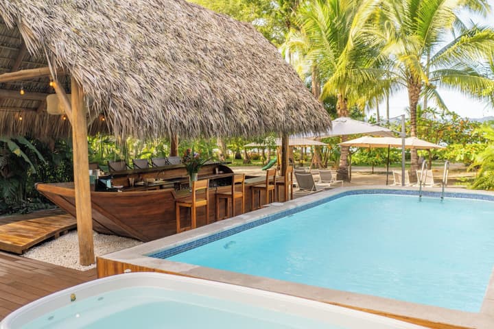 Isla Chiquita Glamping Hotel