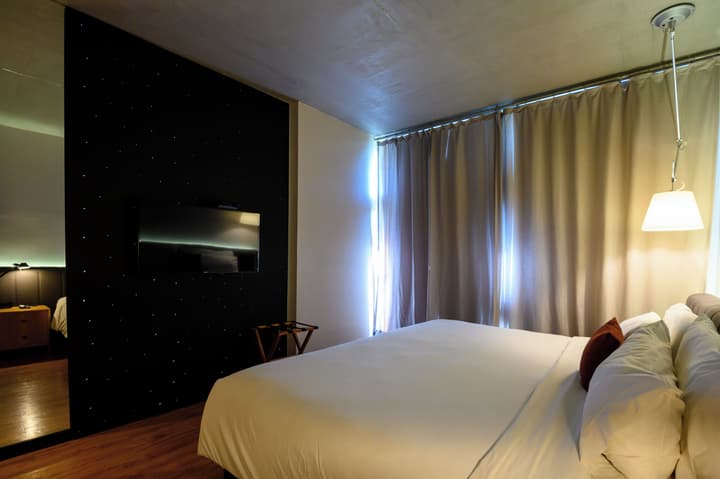 Five Hotel & Residences