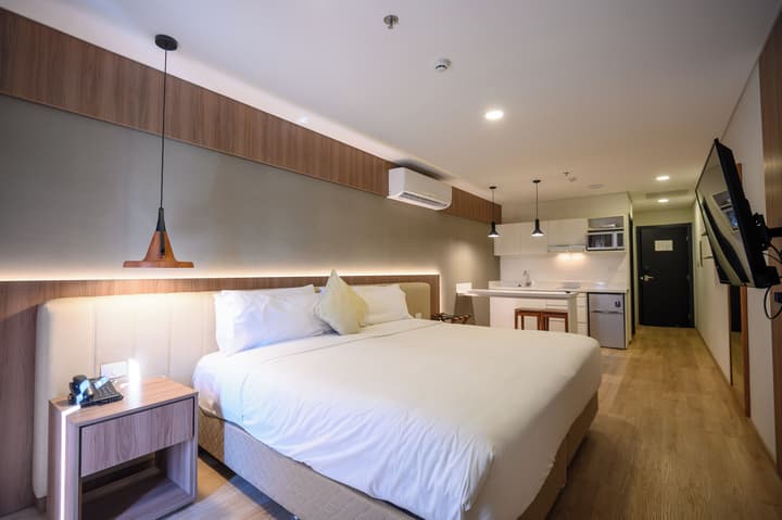 Five Hotel & Residences