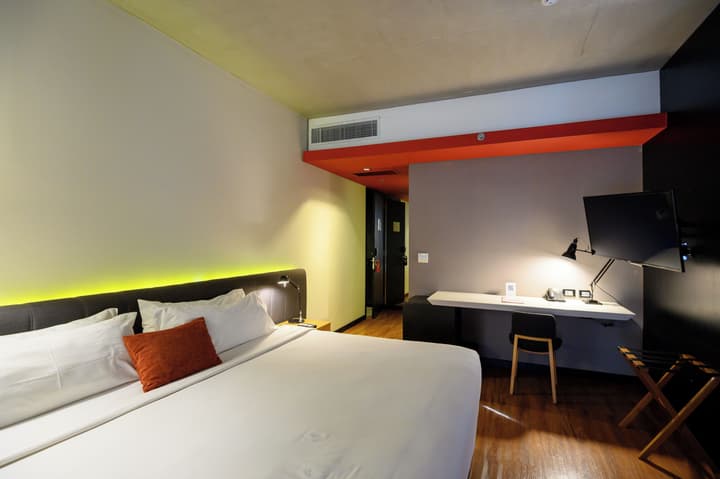 Five Hotel & Residences