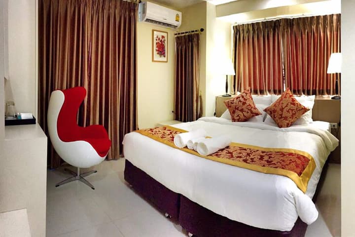 Top High Airport Link Hotel