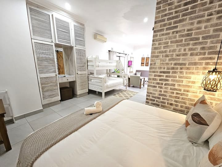 Lalapanzi Guest House