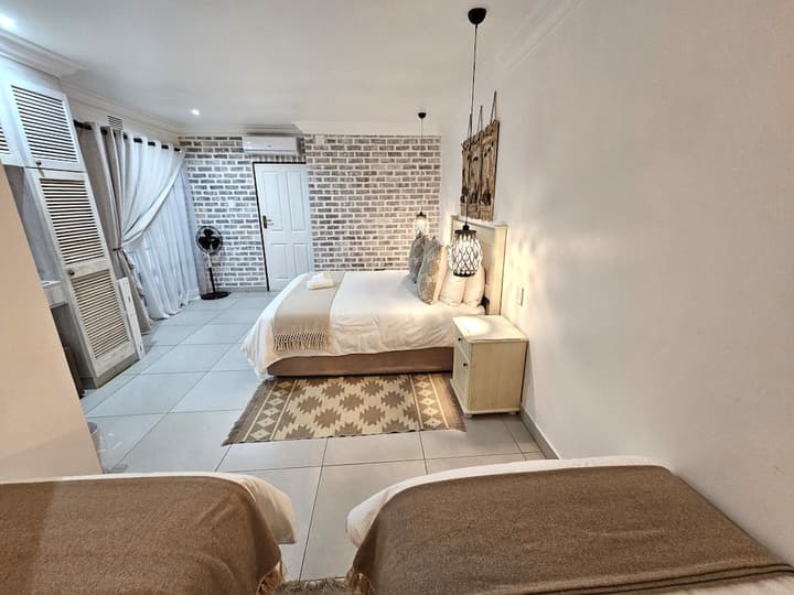 Lalapanzi Guest House