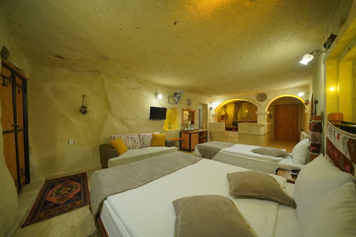 Fosil Cave Hotel