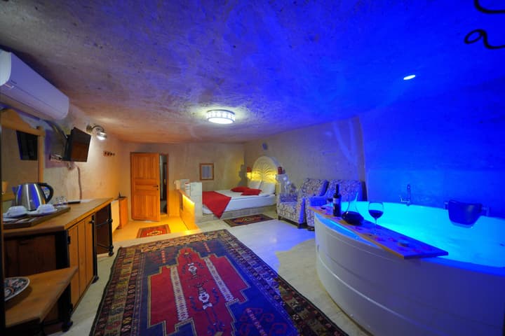 Fosil Cave Hotel