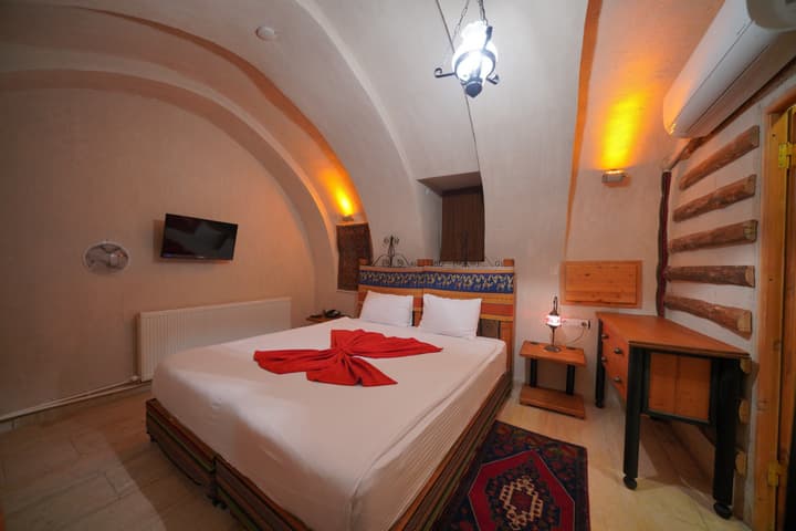 Fosil Cave Hotel