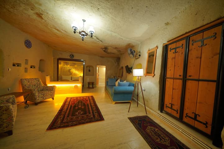 Fosil Cave Hotel