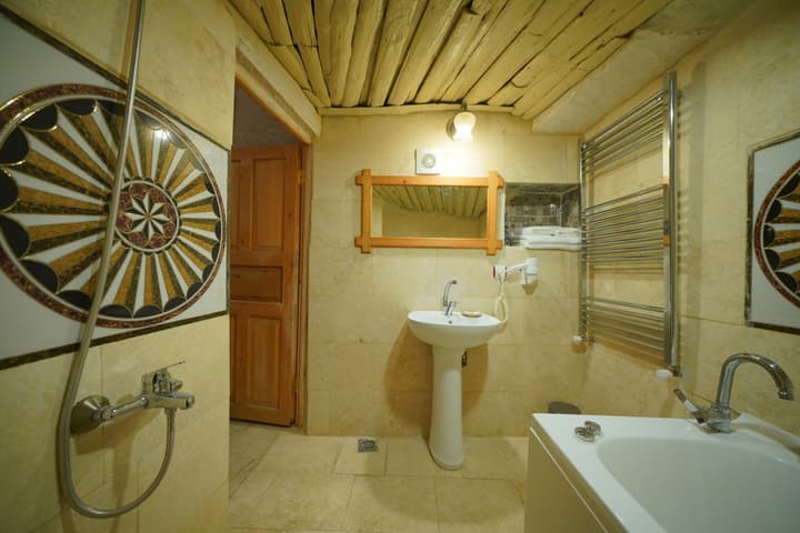 Fosil Cave Hotel