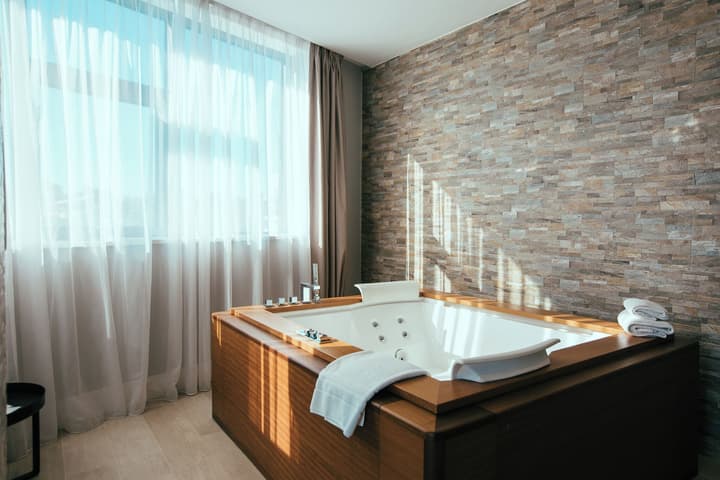 Marvie Hotel & Health