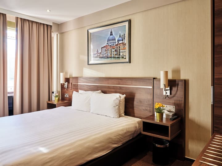 Hampton Suites Serviced Apartments