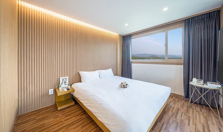 Ocean to you Resort Sokcho Seorak Beach Hotel and condo