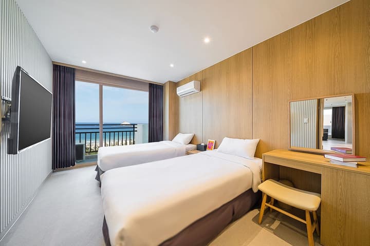 Ocean to you Resort Sokcho Seorak Beach Hotel and condo
