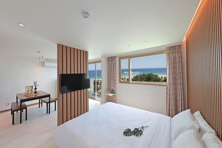 Ocean to you Resort Sokcho Seorak Beach Hotel and condo