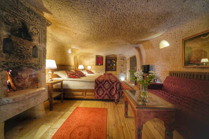Takaev Cave House
