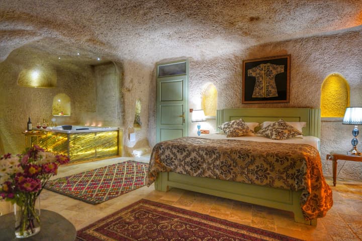 Takaev Cave House