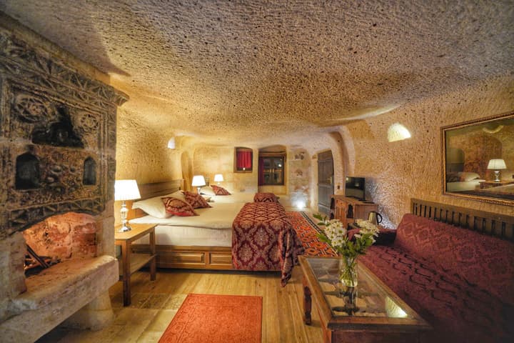 Takaev Cave House