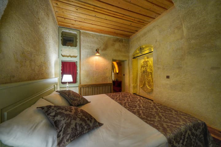 Takaev Cave House