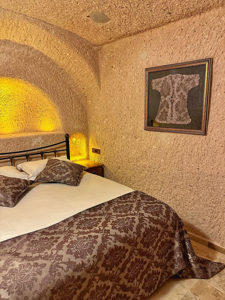 Takaev Cave House